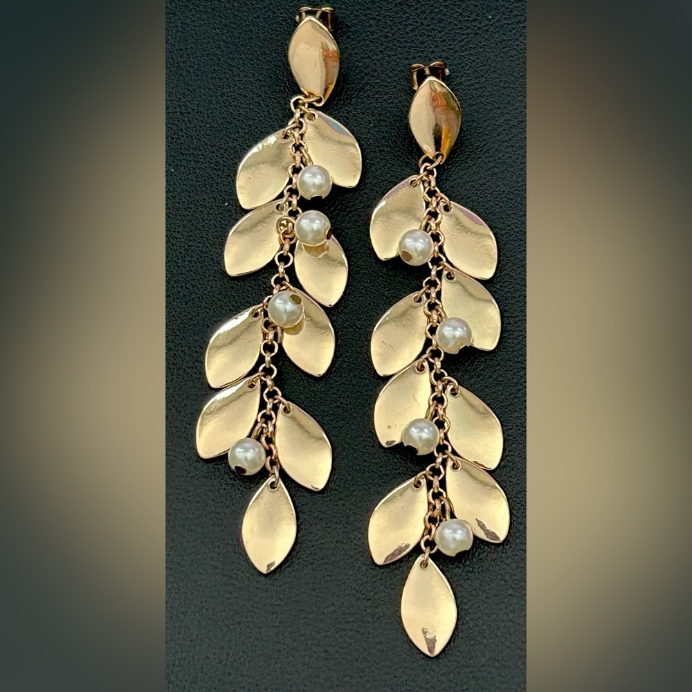Y2K Gold Petal Pearl Cascade Drop Earrings McBling Costume Long 2000s